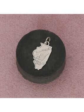 sterling silver vintage illinois state travel charm pendant